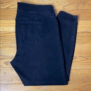 Torrid black skinny jegging denim jeans size 20